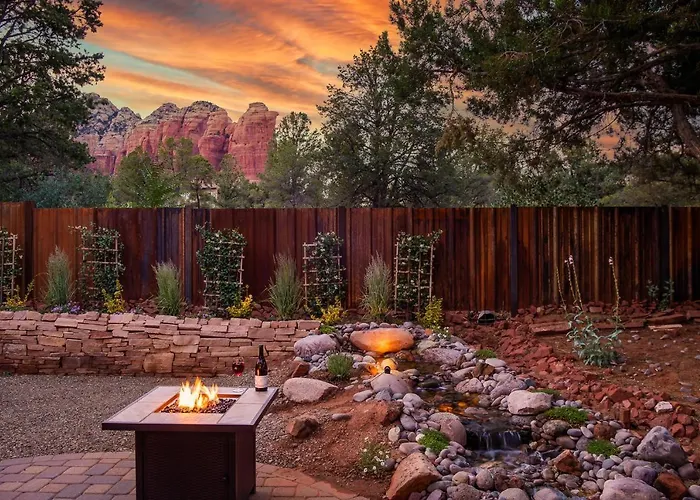 West Retreat W/ Views Of Coffee Pot Rock!