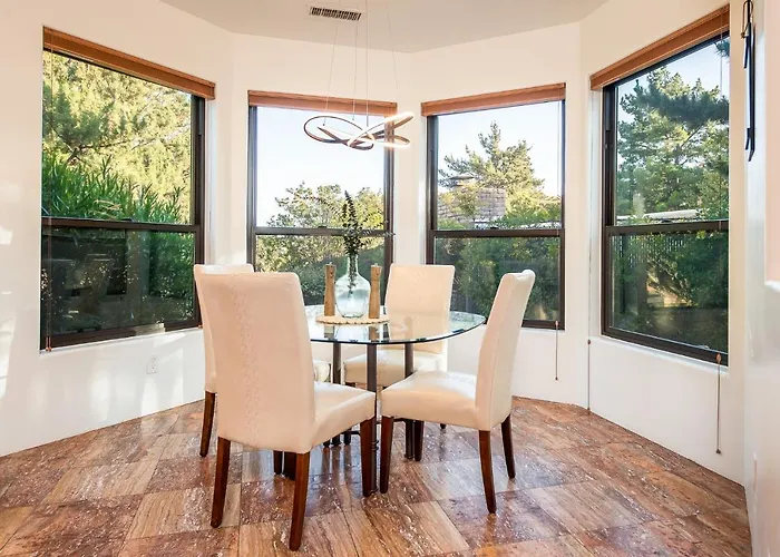 West Retreat W/ Views Of Coffee Pot Rock! *